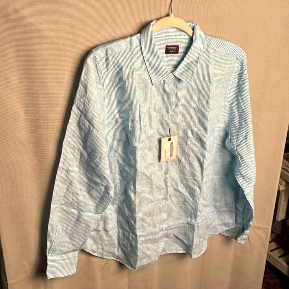 UNTUCKit Women’s 14R 100% Linen NWT Aqua/White Striped Shirt. Very Nice!
